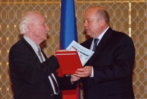 Награждение Семенова Е.И. государственной премией РФ в 2004 г.